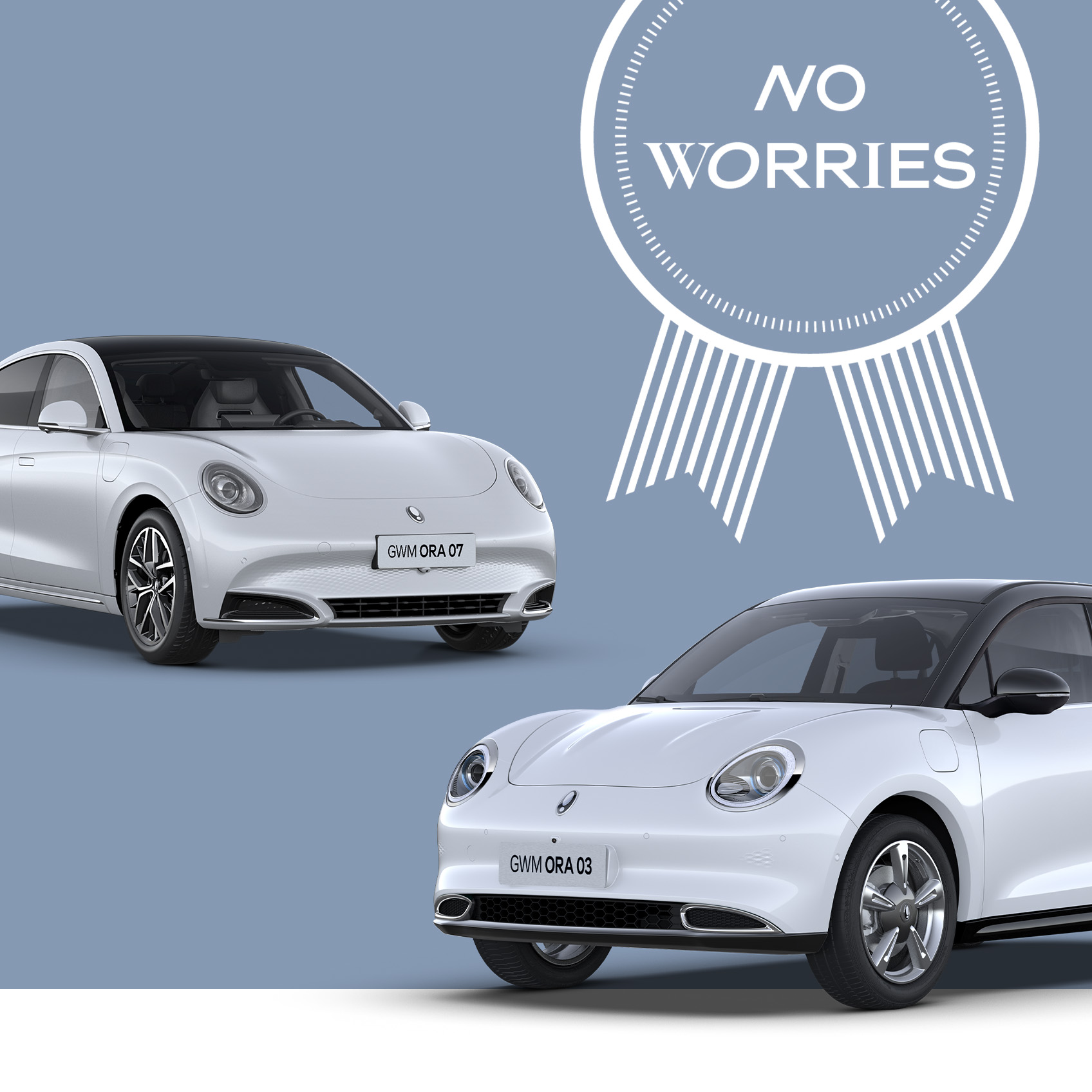 Der GWM ORA 07 in Snow White und der GWM ORA 03 in Moonlight White auf grauem Hintergrund dazu ein Gütesiegel mit dem Hinweis „No worries“ 